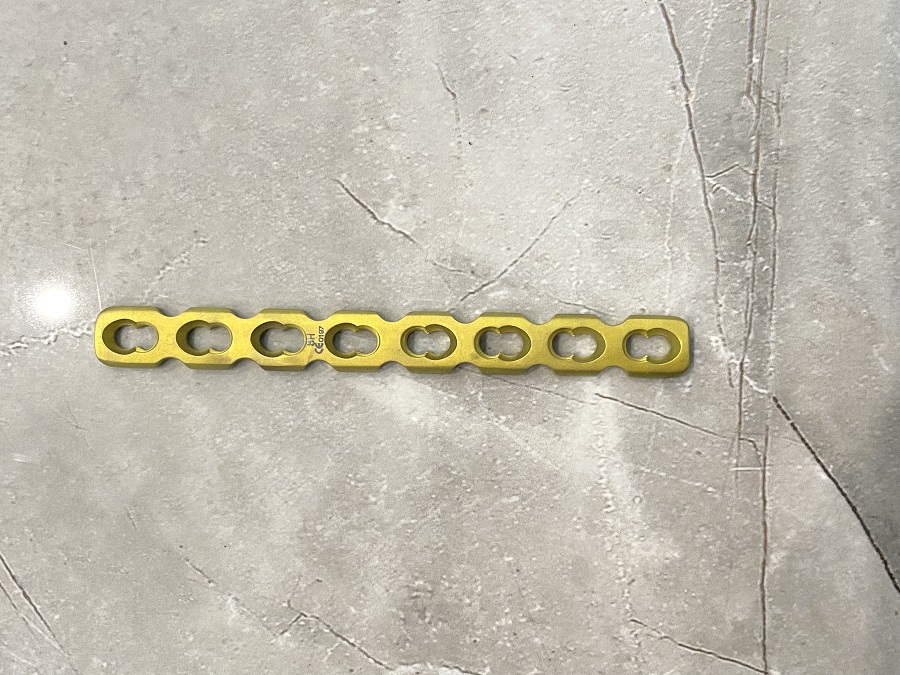 Straight Reconstruction Locking Plate