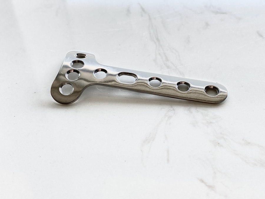 small T-type curved flat plate