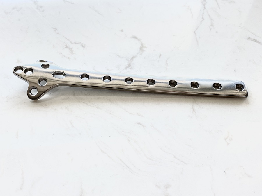 Three-Flanged Plate